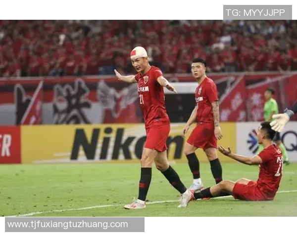 上港与全北激战回顾精彩录像重温比赛瞬间与精彩进球分析